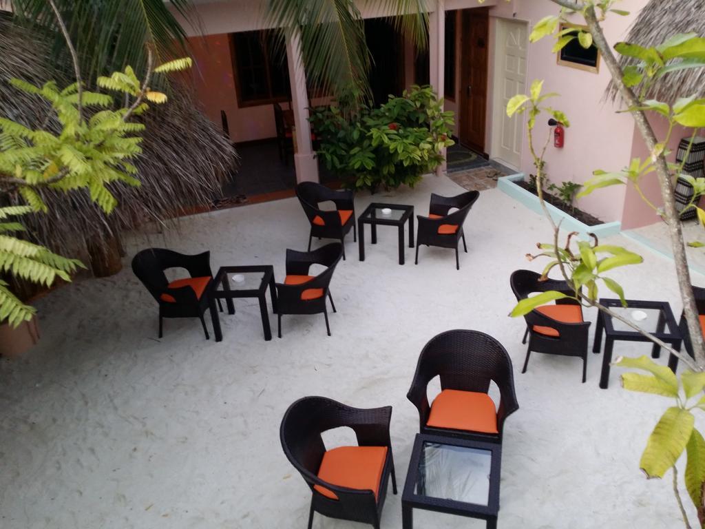 Rasdhoo Coralville Екстериор снимка