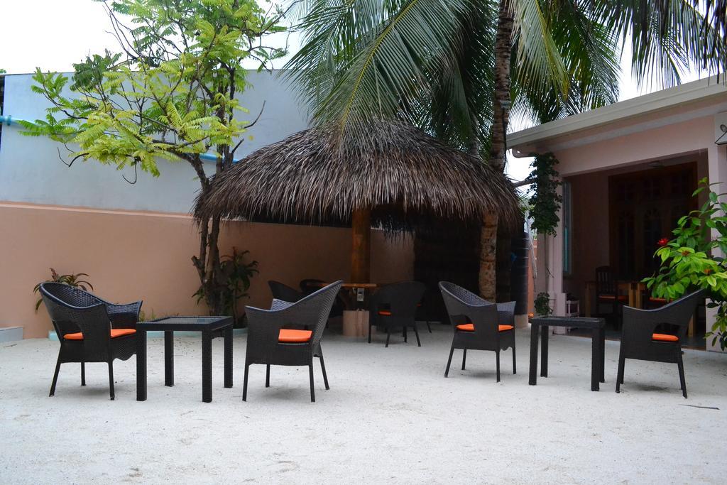 Rasdhoo Coralville Екстериор снимка