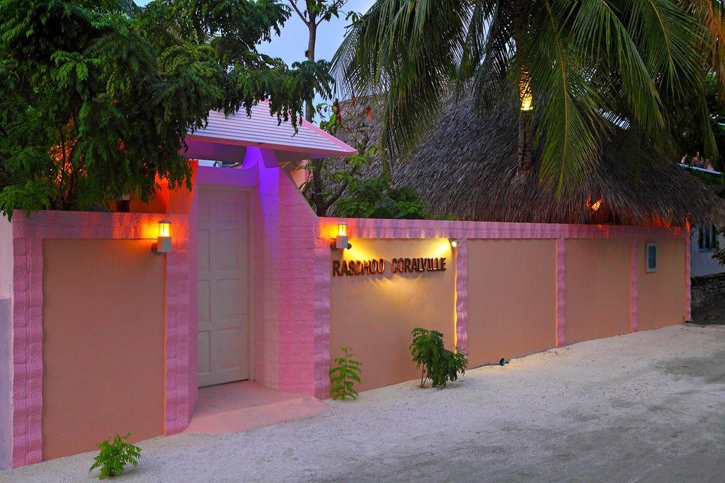 Rasdhoo Coralville Екстериор снимка